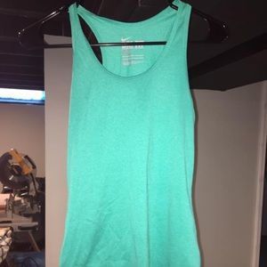Running tanks Nike